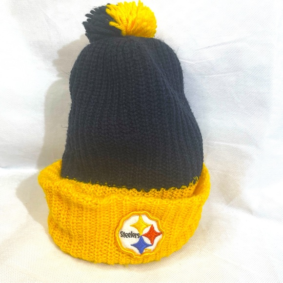 NFL Pittsburgh Steelers Beanie Embroidered Sewn On Patch Logo Hat Cap Pom Poof - Picture 1 of 9